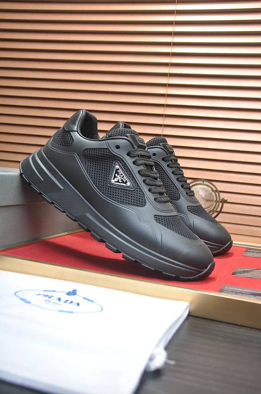Men's shoes 💰580💶 [PRADA] Top original items, new seasonal styles, high-quality original items, top-grade high-mercerized cowhide combined with original breathable fabric + imported glue, imported stretch fabric inside with original cowhide feet, original thick outsole! Quality guaranteed! Code 38-45 (45 customized)